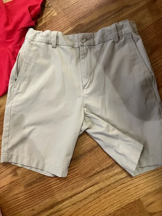 Vineyard Vines Coral, Navy & Red Whale Tees with Khaki Shorts Sz XL (16) EUC - Picture 9 of 15